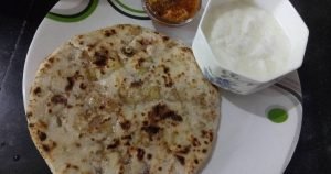 Aloo Paratha Tandoori (With Curd)
